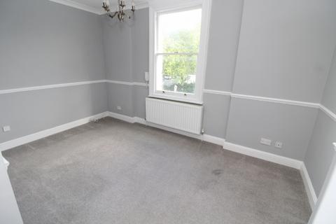 2 bedroom flat for sale, High Street, Newport Pagnell, Buckinghamshire