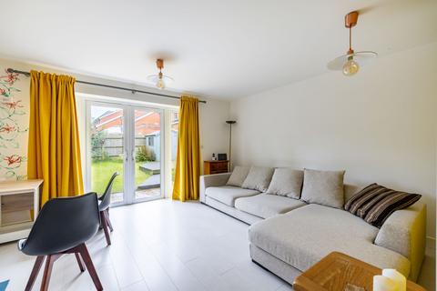 26 Four Oaks, Hurst Green, Oxted, RH8 0EZ