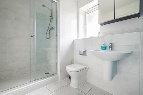 26 Four Oaks, Hurst Green, Oxted, RH8 0EZ