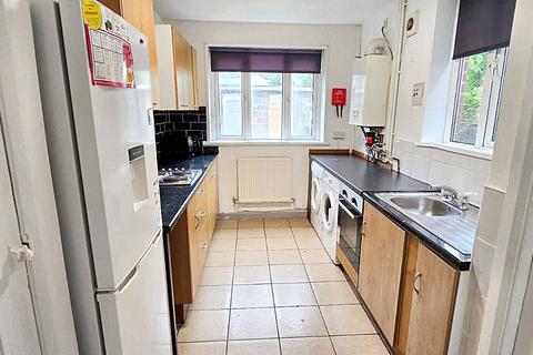 4 bedroom terraced house to rent, Wyeverne Road, Cardiff CF24