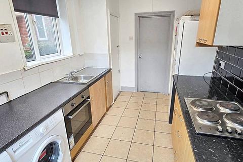 4 bedroom terraced house to rent, Wyeverne Road, Cardiff CF24