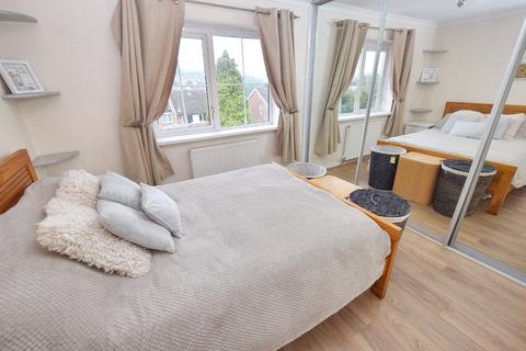 2 bedroom terraced house for sale, Cliffe Park Rise, Leeds, West Yorkshire