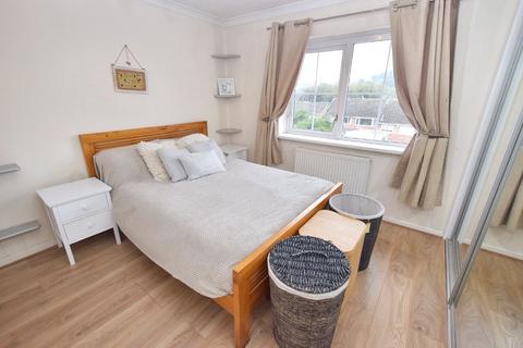 2 bedroom terraced house for sale, Cliffe Park Rise, Leeds, West Yorkshire