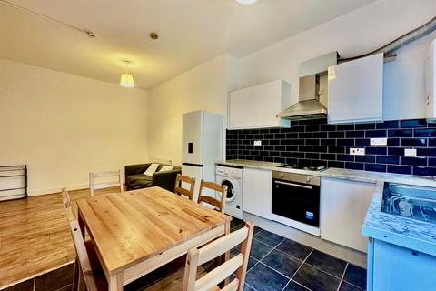 2 bedroom flat to rent, South Lambeth Road, Vauxhall, London, SW8