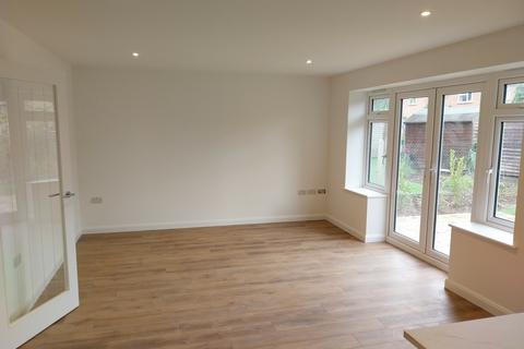 2 bedroom bungalow to rent, Edenbridge, Kent, TN8