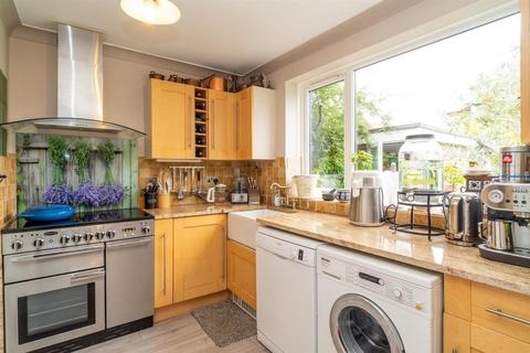 121 Hartforde Road, Borehamwood, WD6 5HY