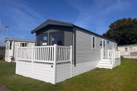 2 bedroom lodge for sale, Tewkesbury, Gloucestershire, GL20