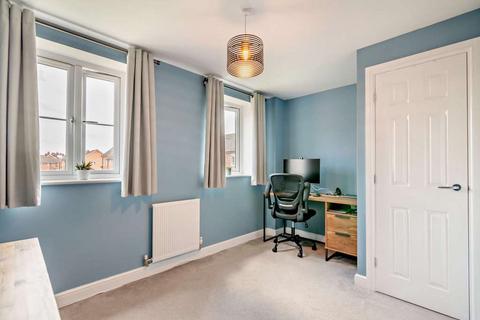 30 Rayner Way, Castleford, WF10 1FH