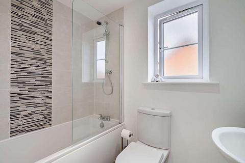 30 Rayner Way, Castleford, WF10 1FH