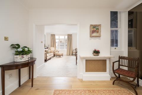 2 bedroom flat for sale, 11 Basil Street Knightsbridge SW3