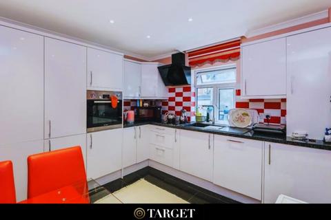 6 bedroom house to rent, South Grove, London N15