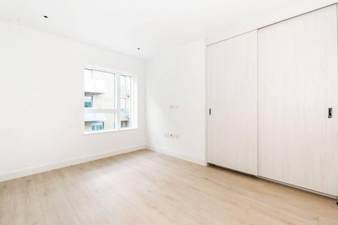 2 bedroom flat to rent, Smithfield Square, Hornsey, London, N8