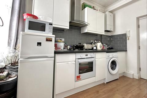 1 bedroom flat for sale, Leavesden Road, Watford, WD24