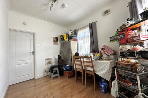 1 bedroom flat for sale, Leavesden Road, Watford, WD24