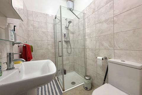 1 bedroom flat for sale, Leavesden Road, Watford, WD24