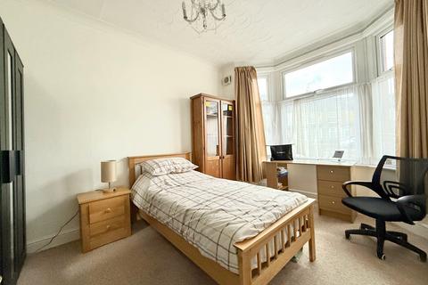 1 bedroom flat for sale, Leavesden Road, Watford, WD24