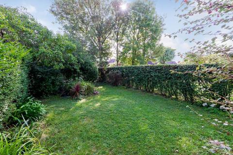 1 bedroom flat for sale, Midholm Close, Hampstead Garden Suburb, London, NW11