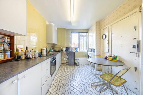 3 bedroom flat to rent, Kensington High Street, High Street Kensington, London, W14