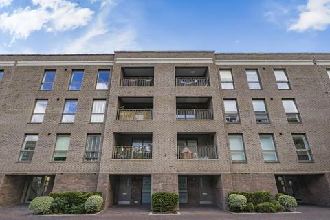 23, Lawrence Court Adenmore Road, London, SE6 4EA