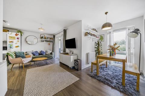 23, Lawrence Court Adenmore Road, London, SE6 4EA