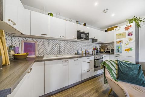23, Lawrence Court Adenmore Road, London, SE6 4EA
