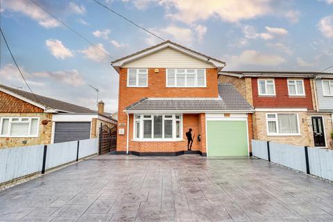 4 bedroom detached house for sale, Labworth Road, Canvey Island SS8