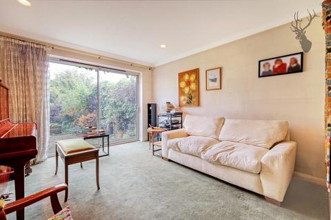 48 Woolhampton Way, Chigwell, IG7 4QJ