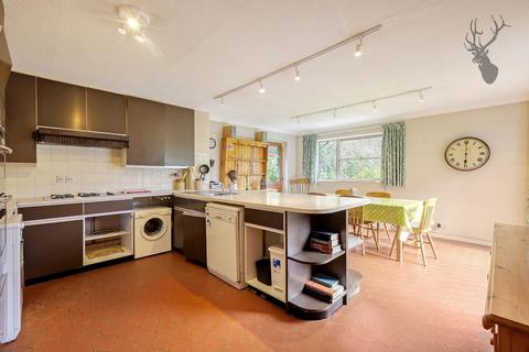 48 Woolhampton Way, Chigwell, IG7 4QJ