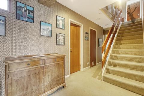 48 Woolhampton Way, Chigwell, IG7 4QJ