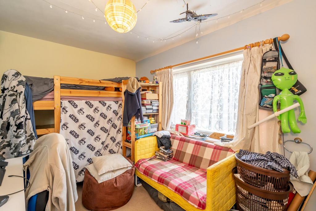 Bedroom 4.jpg