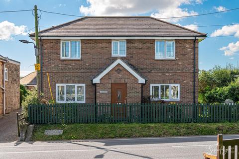 3 bedroom detached house for sale, Main Road, Newbridge