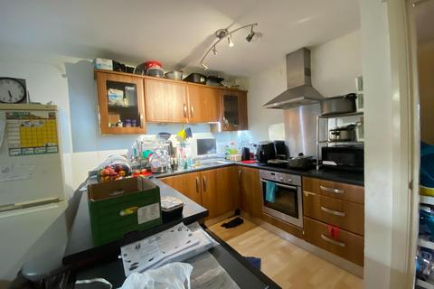 2 bedroom flat to rent, Denmark Road, Manchester M15