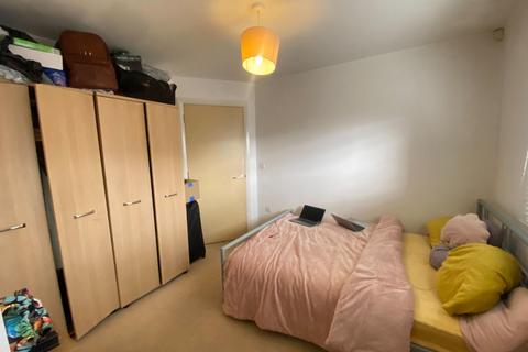 2 bedroom flat to rent, Denmark Road, Manchester M15