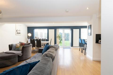 4 bedroom detached house for sale, Hersham Close, Kingston Park, Newcastle Upon Tyne