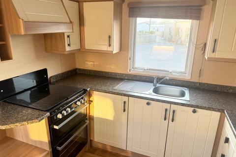 2 bedroom static caravan for sale, Felixstowe Beach Holiday Park