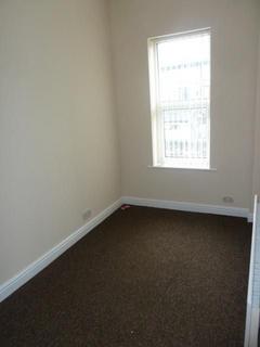 3 bedroom terraced house to rent, 52 Rochester Street