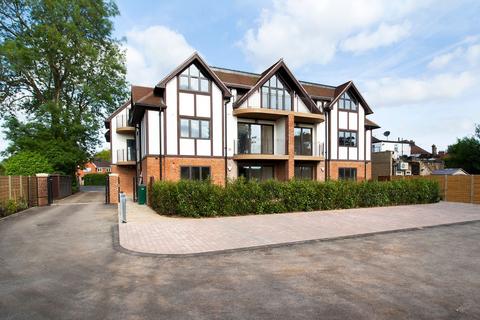 2 bedroom flat for sale, The Crescent, Surrey CR3