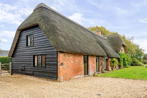 3 bedroom semi-detached house to rent, Lower Road, Salisbury SP5