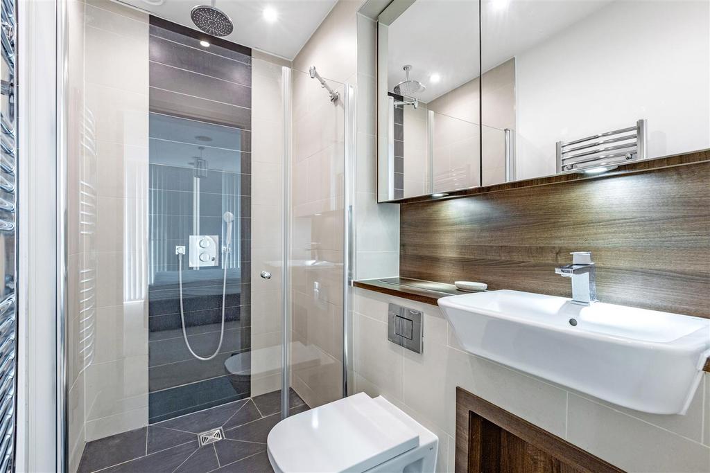 Bathroom 1.jpg
