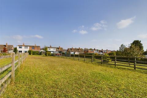 21 Falcon View, Greens Norton, Towcester, NN12 8BT