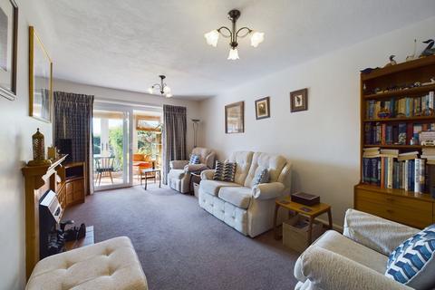 21 Falcon View, Greens Norton, Towcester, NN12 8BT