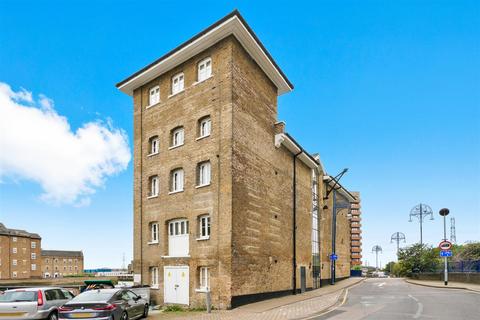 Property to rent, The Old Granary, Barking, IG11