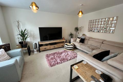 8 Fabius Drive, Fairfields, Milton Keynes, MK11 4BW