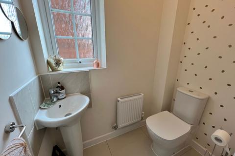 8 Fabius Drive, Fairfields, Milton Keynes, MK11 4BW