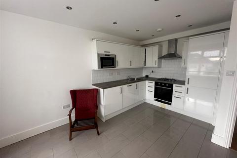 2 bedroom apartment to rent, East Lane, North Wembley