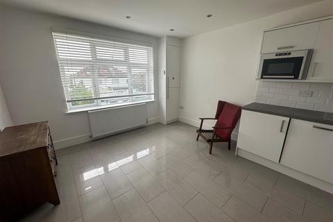 2 bedroom apartment to rent, East Lane, North Wembley