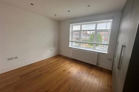 2 bedroom apartment to rent, East Lane, North Wembley