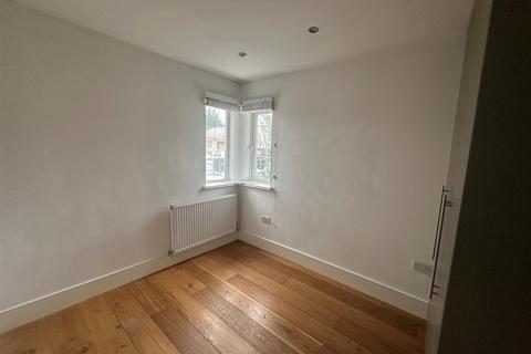 2 bedroom apartment to rent, East Lane, North Wembley