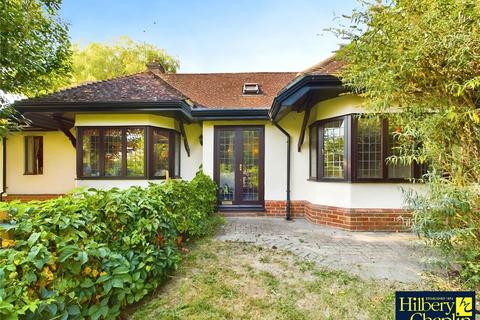 3 bedroom bungalow for sale, Childerditch Street, Little Warley, Brentwood, Essex, CM13