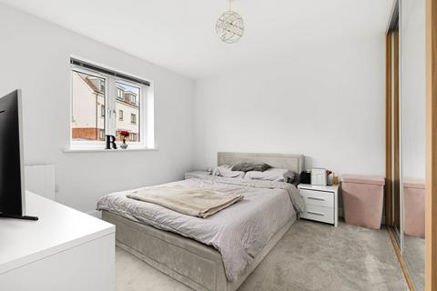 14 Glover Crescent, Arborfield Green, Reading, RG2 9TS